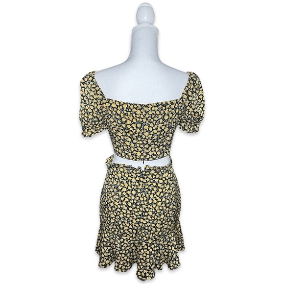 Ditsy Floral Print Sweetheart Neck Drawstring Crop Top & Ruffle Hem Skirt - Picture 11 of 14